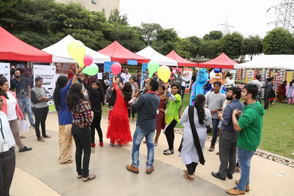 [Client] · Décor and experiential set-ups, photograph 2